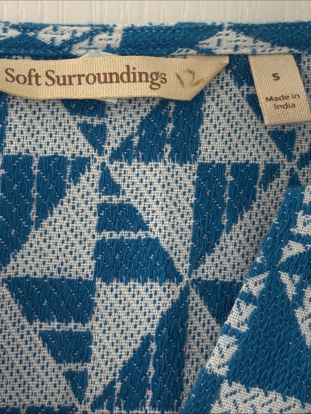 Soft Surroundings Narah tunic top, blue & white geometric pattern Size Small EUC - Picture 5 of 6